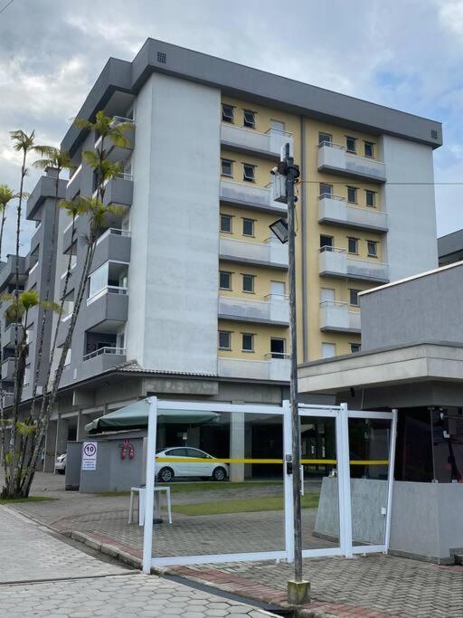 Apartamento Apto Vista P/mar, Varanda Gourmet E 350m Da Ubatuba